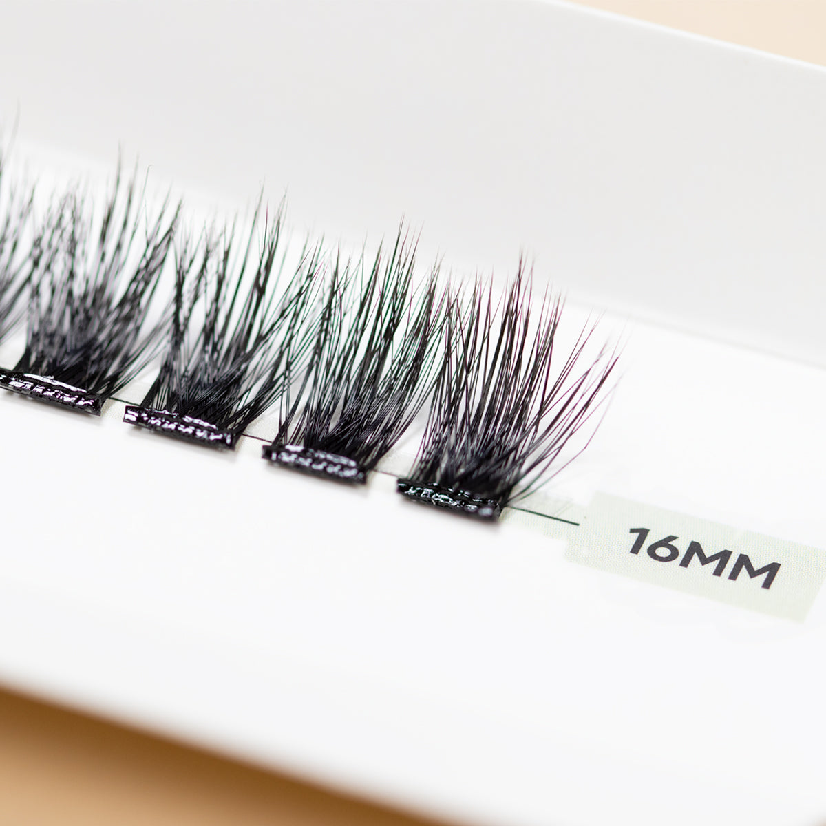 Single lashes 16mm | Mega Volume Clusters