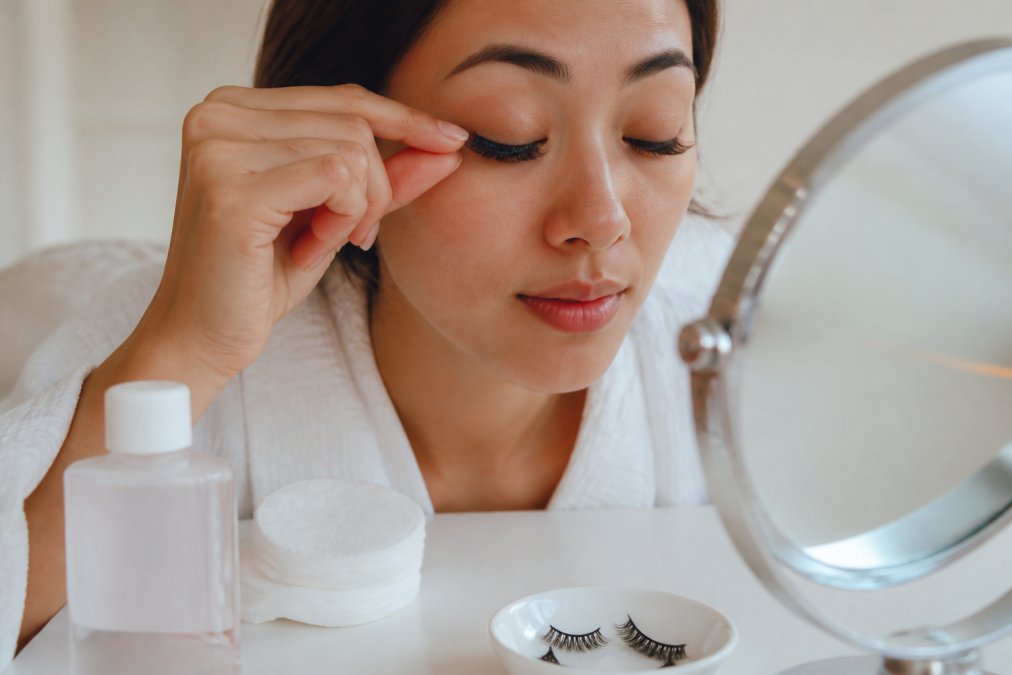 How to Remove Press-On Lashes Safely