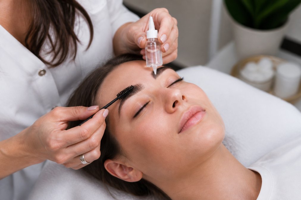 Safest Ingredients for Brow Lamination: A 2026 Guide