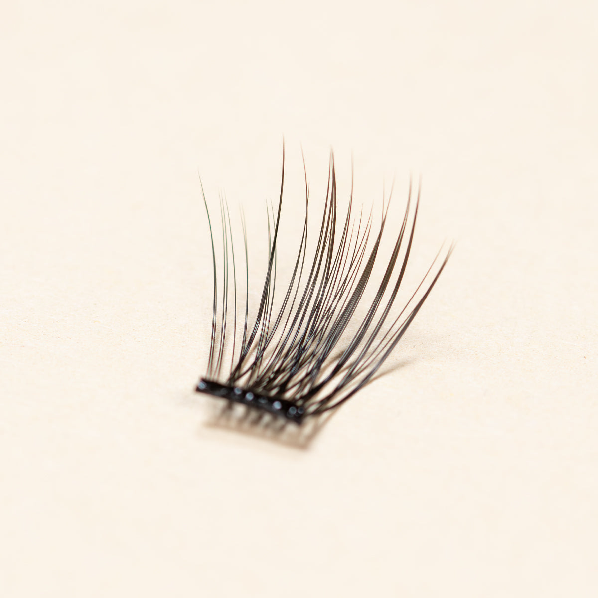 Pre-Glued Single Lashes Light Volume Cluster