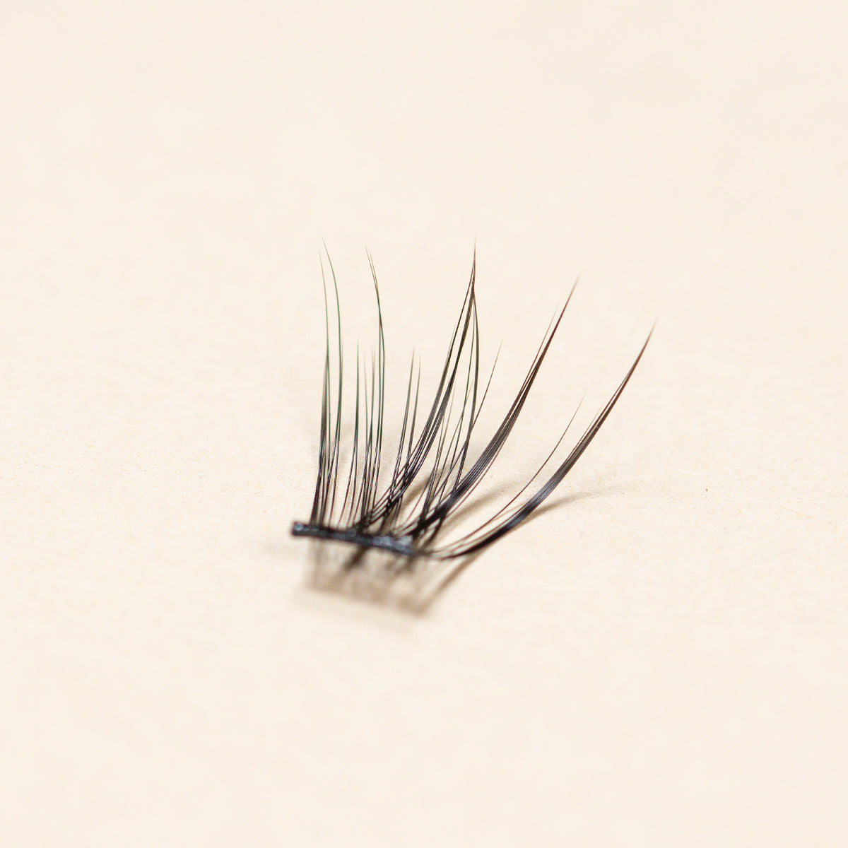 Single lashes 16mm | Whispy Light Cluster